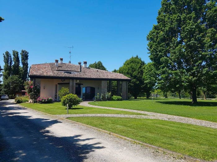 Casa con 6 locali in vendita in Sant'Agata Bolognese