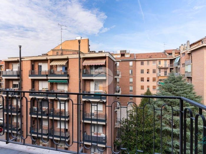 Appartamento trilocale in vendita in Viale Cesare Battisti, Stazione, Ferrara
