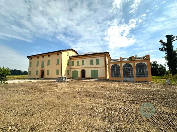 Casa quadrilocale in vendita in Via Ernesto Papazzoni, Centro, Cavezzo