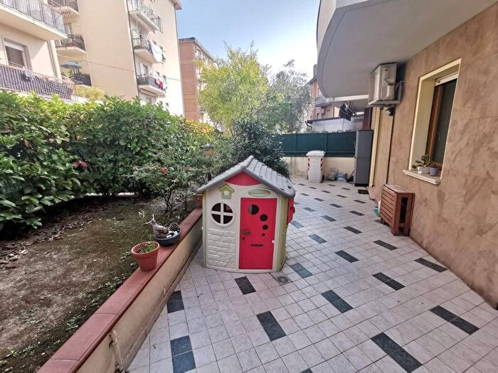 Appartamento con 5 locali in vendita in Via Ugo Tombesi, Pantano, Pesaro