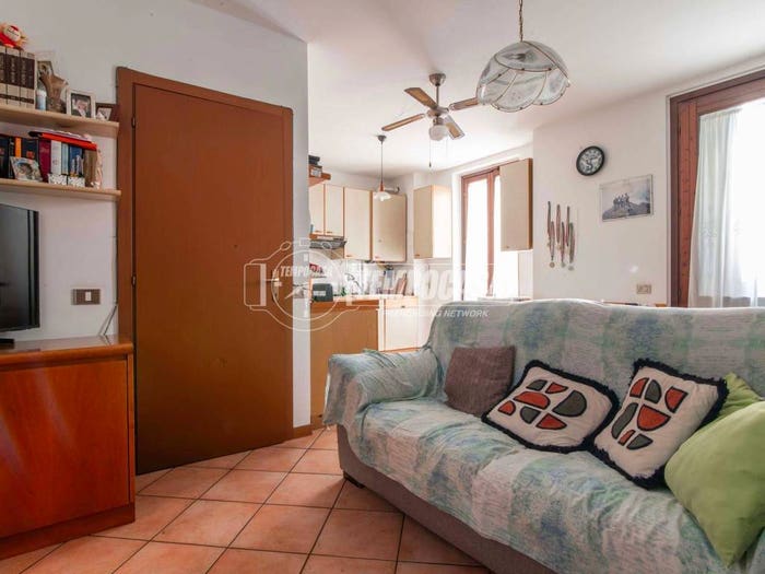Appartamento trilocale in vendita in Via Giuseppe Garibaldi, Centro, Turate
