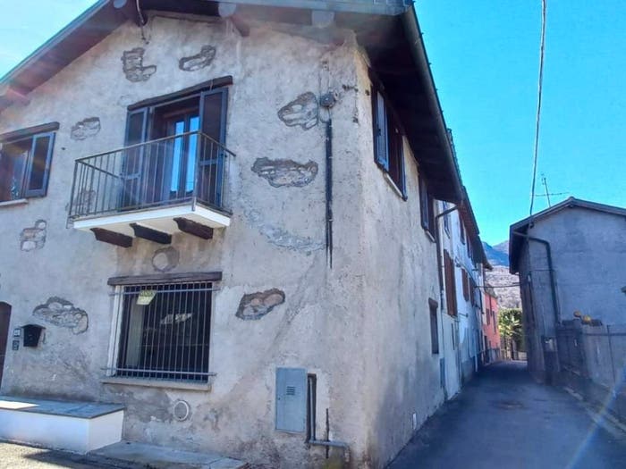 Appartamento trilocale in vendita in Vicolo Foppa, Grantola