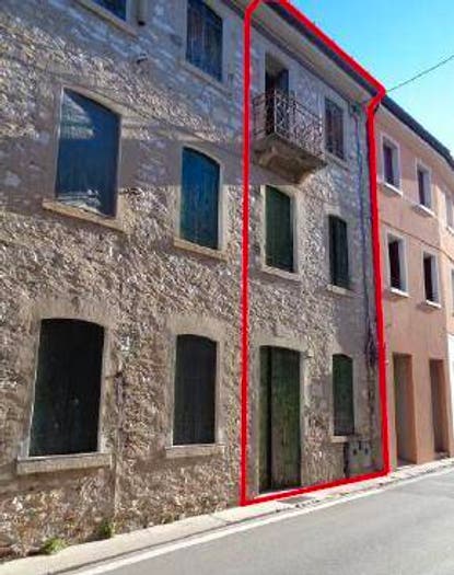 Appartamento trilocale in vendita in Via Garibaldi, Centro, Valdobbiadene