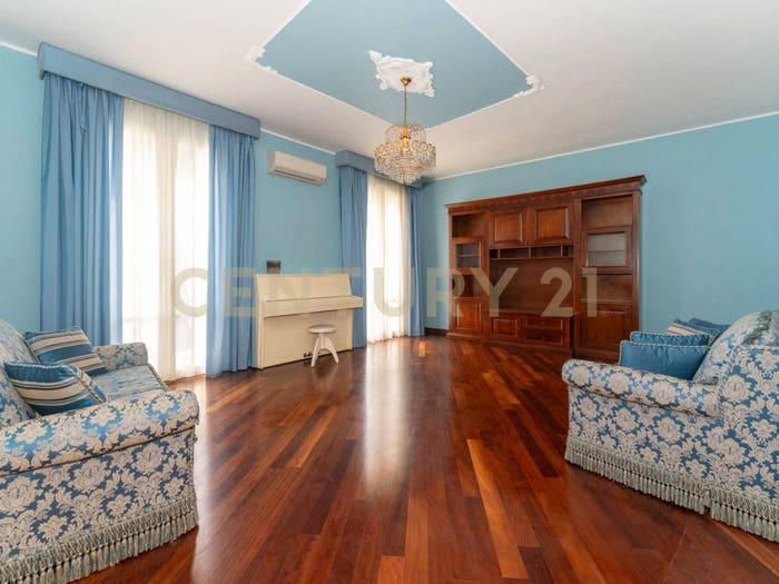 Appartamento con 6 locali in vendita in Via Epicarmo, Centro, Augusta