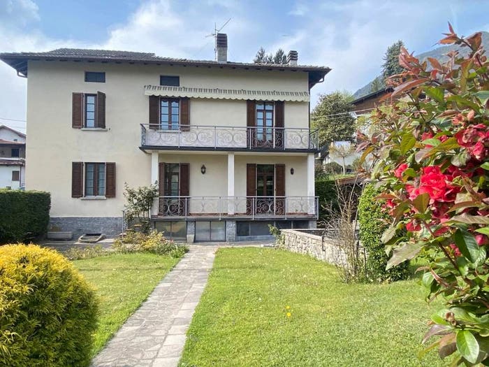 Casa quadrilocale in vendita in Via Roma, Castiglione D'Intelvi, Centro Valle Intelvi