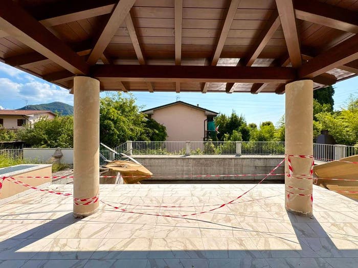 Casa con 6 locali in vendita in Via Ugo Ziliani, Roé, Roè Volciano