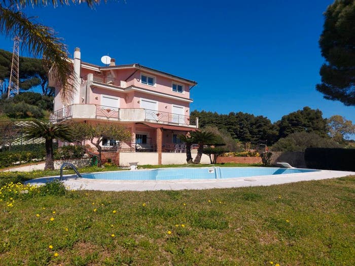 Casa con 6 locali in vendita in Via Sandro Pertini, Annunziata Alta, Messina