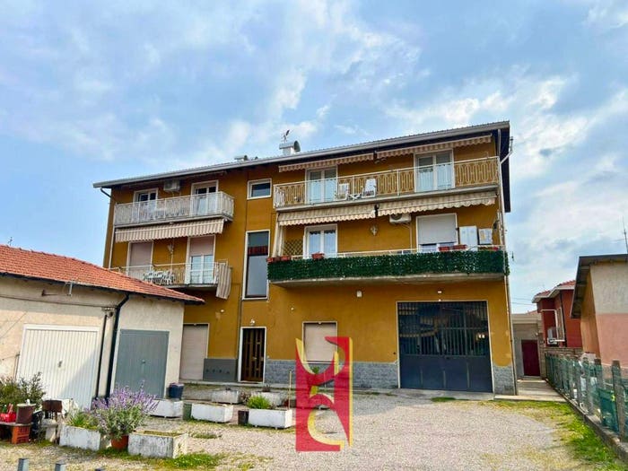 Appartamento trilocale in vendita in Via Giuseppe Gasparoli, Cassano Magnago