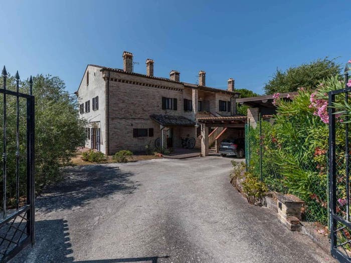 Casa con 6 locali in vendita in strada del Castellano, Montacuto, Ancona