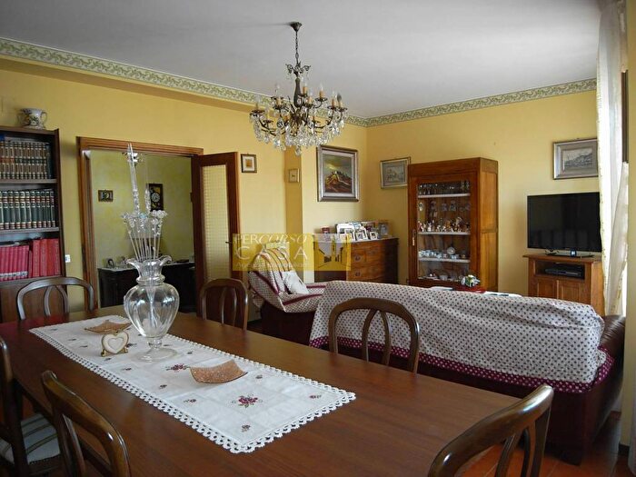 Appartamento con 5 locali in vendita in Via Francesco di Marco, Nepezzano, Teramo