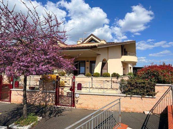 Casa con 6 locali in vendita in Via Alessandro Pertini, Ovest Campi Alti, Follonica