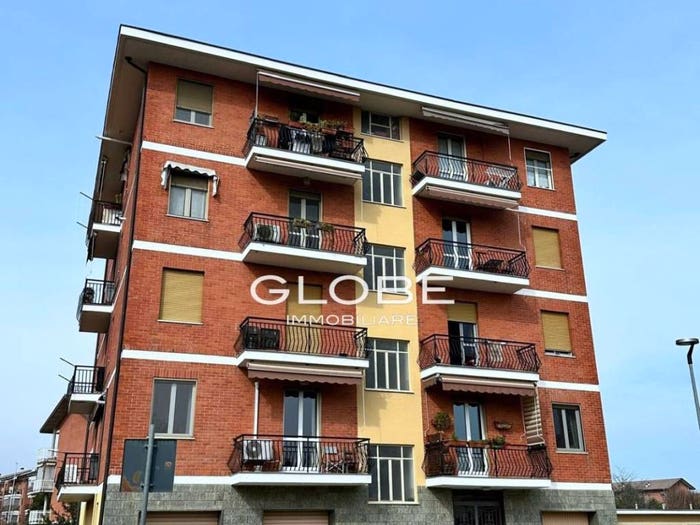 Appartamento quadrilocale in vendita in Via Trilussa, Centro, Caselle Torinese