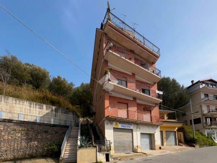 Appartamento bilocale in vendita in Pza R Pinto, Centro, Pisciotta