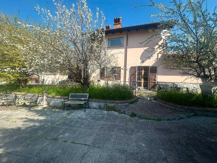 Casa con 6 locali in vendita in Strada Grande, Volpara