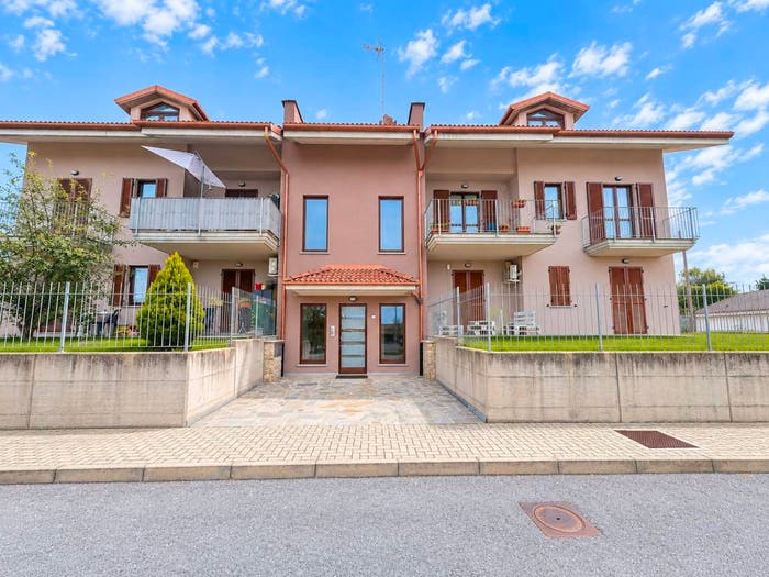 Appartamento con 5 locali in vendita in Via della Valle, Sanfrè