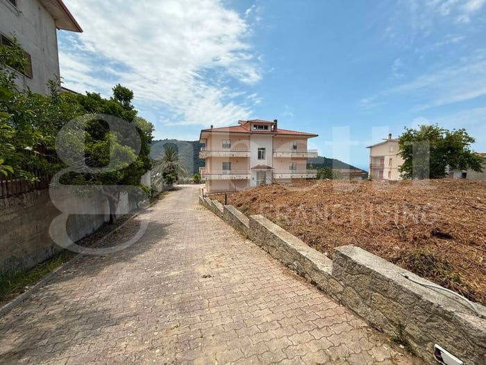Casa con 6 locali in vendita in VIA CORRADO ALVARO, Centro, Belmonte Calabro