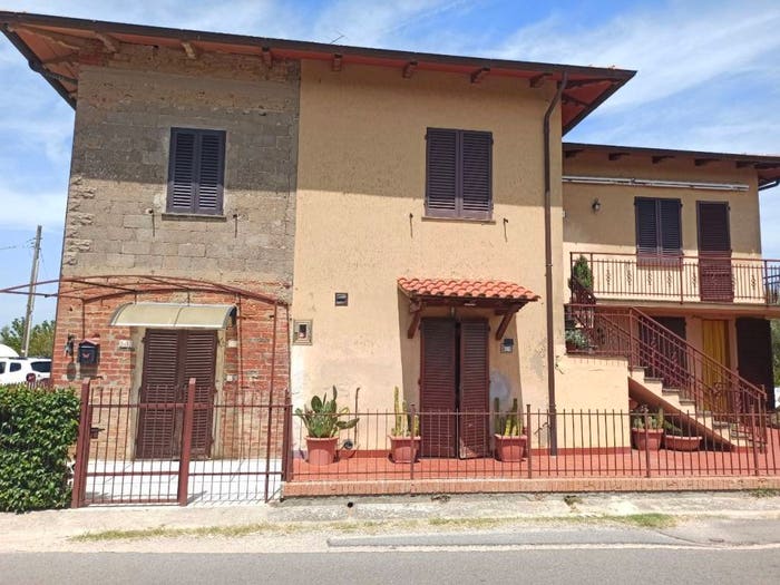 Appartamento trilocale in vendita in Via Vecchia, Badia, Castiglione del Lago