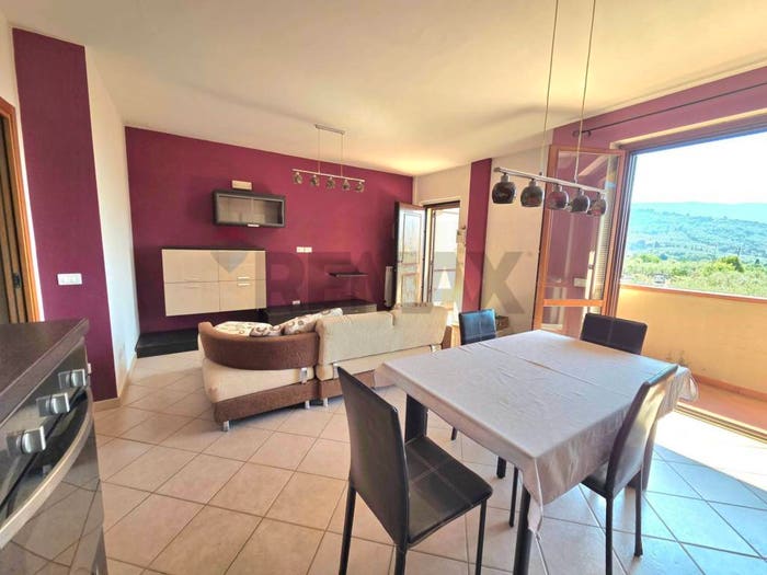 Appartamento trilocale in vendita in Via Di Caprile, Castelfranco Piandisco