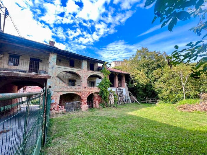 Casa con 6 locali in vendita in Via Rivà, Centro, Pocapaglia