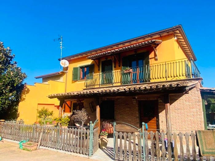 Casa quadrilocale in vendita in Via della Perazzeta, Frascati