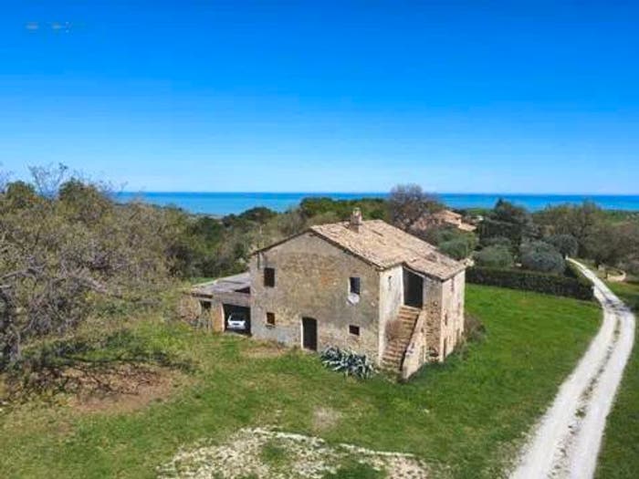 Casa con 5 locali in vendita in Contrada Sant'Egidio No Number, Cupra Marittima