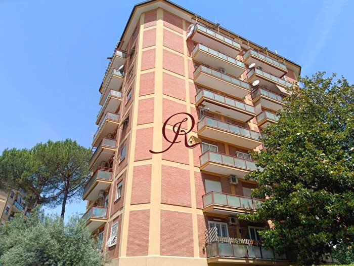 Appartamento trilocale in vendita in Viale dei Romanisti, Alessandrino Torre Spaccata, Roma
