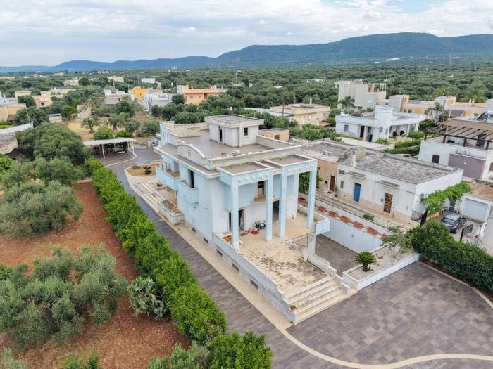 Casa con 6 locali in vendita in Via Costa, Pezze di Greco Pozzo Faceto Montalbano, Fasano