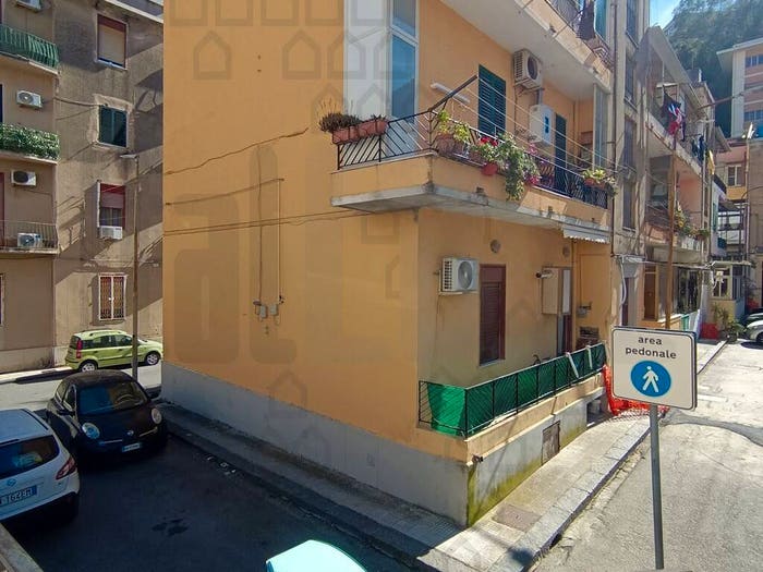 Appartamento trilocale in vendita in Via Pietro Castelli, Gravitelli, Messina