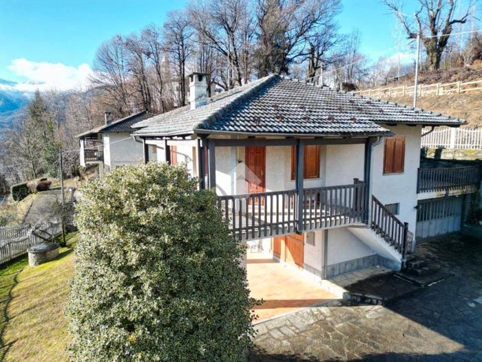 Casa con 6 locali in vendita in Via Madonna Devesio, Rifreddo