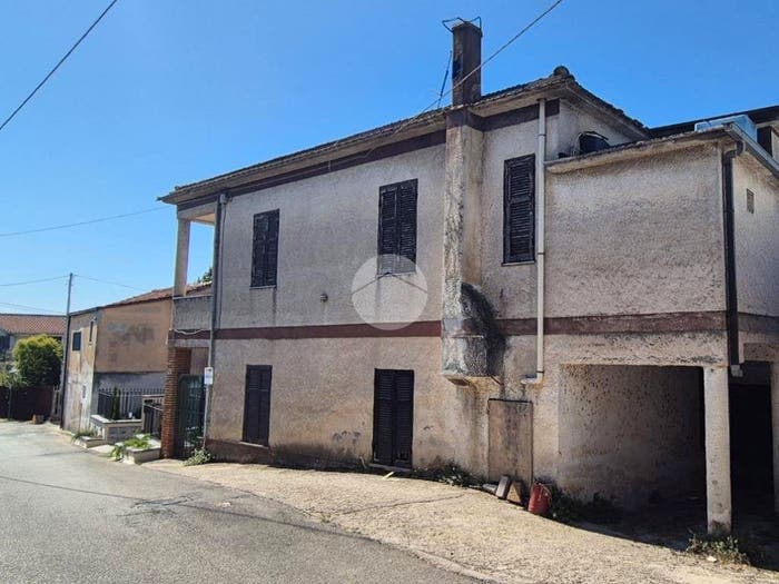 Casa con 5 locali in vendita in Via Colle Cottorino, Madonna Della Neve, Frosinone