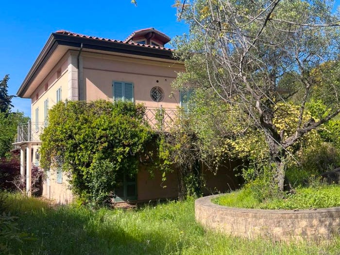 Casa con 6 locali in vendita in via Demetrio Rontani, Bozzano Quiesa, Massarosa
