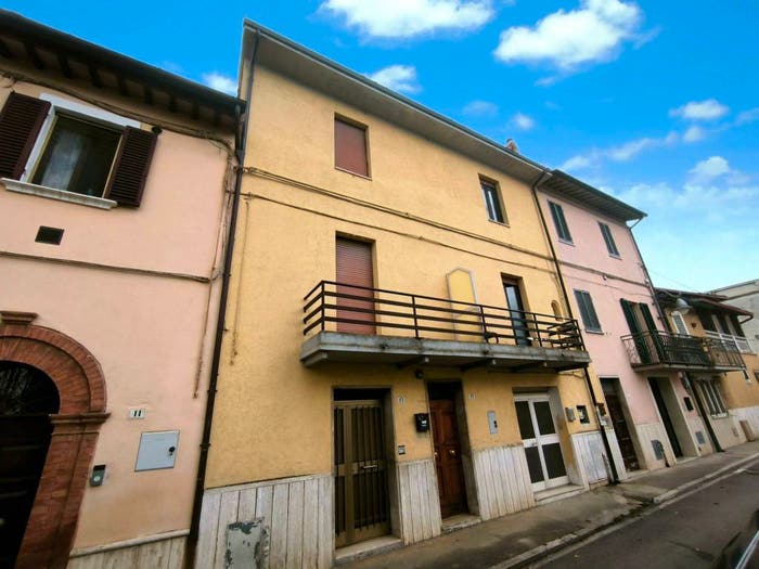Casa con 6 locali in vendita in Via Enrico Trovatelli, Costano, Bastia Umbra