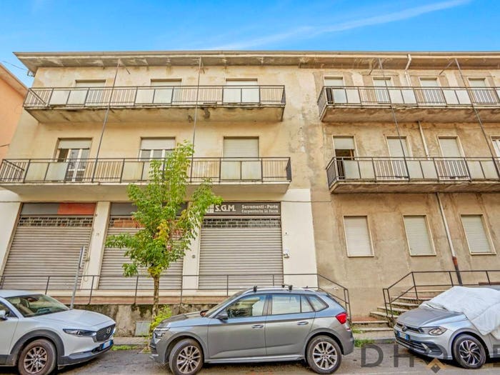 Casa con 6 locali in vendita in Viale Roma Turate CO Italia, Centro, Turate