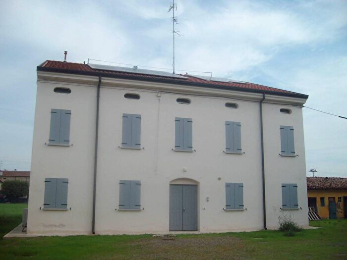 Casa con 6 locali in vendita in Casoni, Luzzara