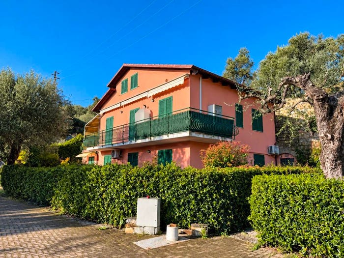 Appartamento quadrilocale in vendita in Via Civezza, San Lorenzo al Mare