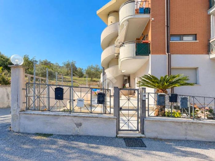 Appartamento quadrilocale in vendita in Via Valle Cagnana, Centro, Priverno