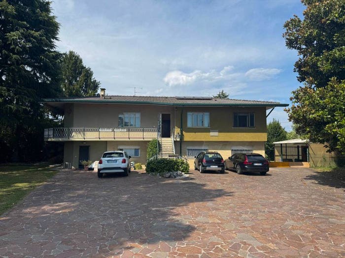Casa quadrilocale in vendita in Via Montello, Visco