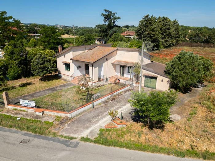 Casa quadrilocale in vendita in Strada Provinciale SottocastiglioneCubanteSS, Calvi