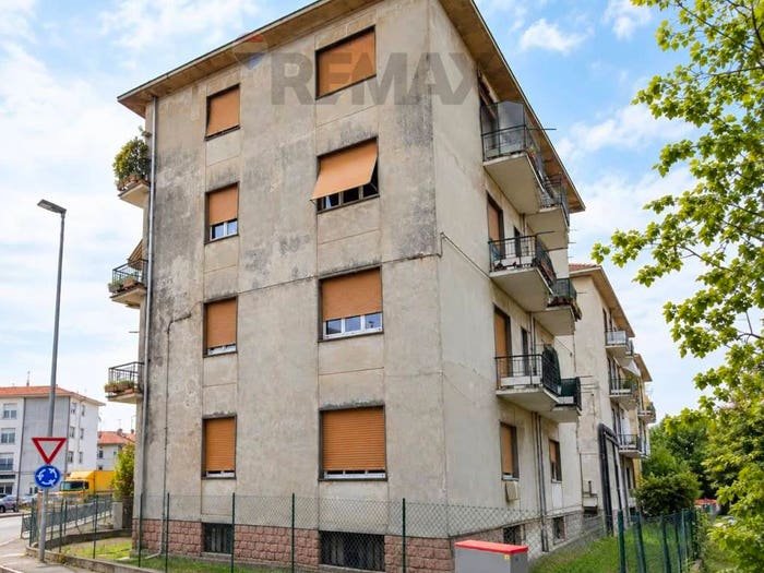 Appartamento bilocale in vendita in CARLO ROSSINI, Centro, Tradate