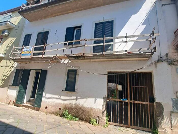 Casa con 6 locali in vendita in via Torre, Centro, Marigliano