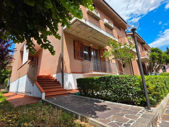 Casa con 6 locali in vendita in Strada del Tirassegno, Civitanova Alta, Civitanova Marche