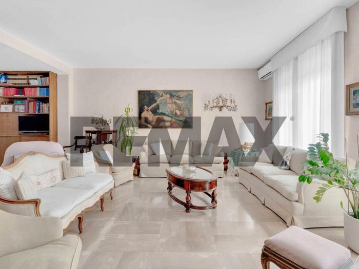 Appartamento con 6 locali in vendita in Via Niccolò Copernico, Centrale, Milano