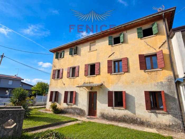 Casa trilocale in vendita in Via Castel Di Sotto, Centro, Nervesa della Battaglia
