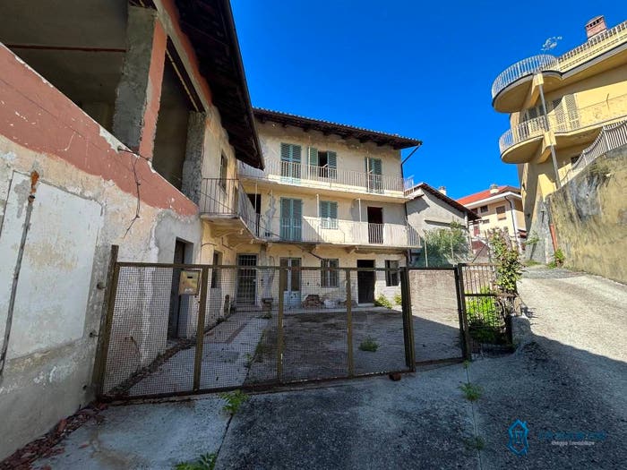 Casa con 6 locali in vendita in Berzano di San Pietro