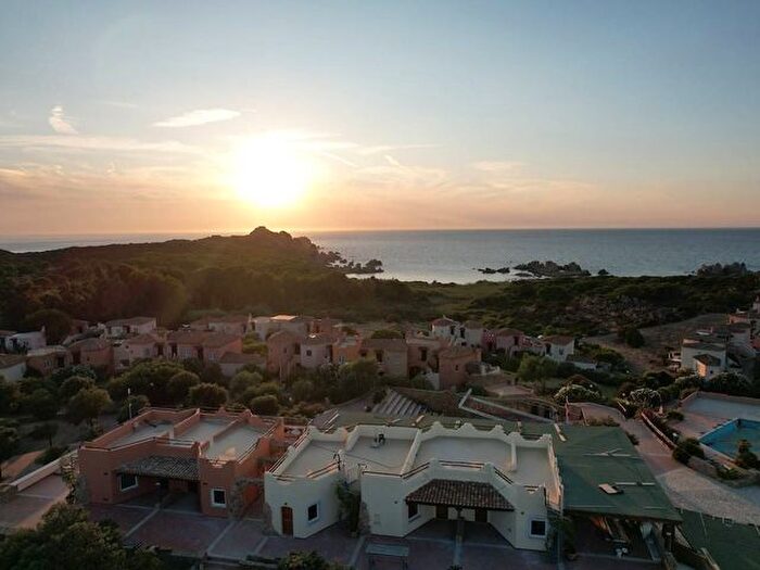 Casa trilocale in vendita in Trinità d'Agultu e Vignola