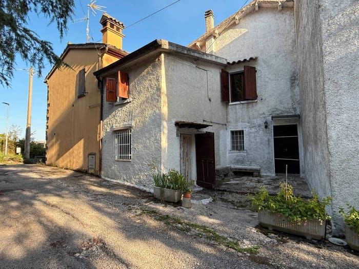 Casa quadrilocale in vendita in Via Ornaccia, Monte Grimano Terme