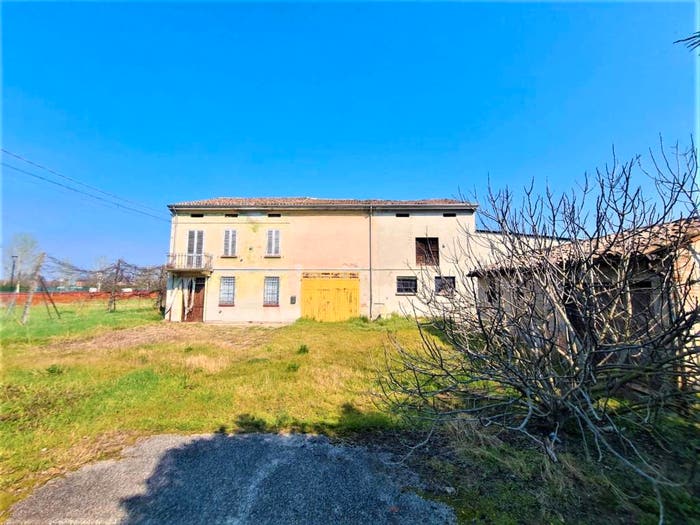 Casa con 6 locali in vendita in SPr, Centro, Gualtieri