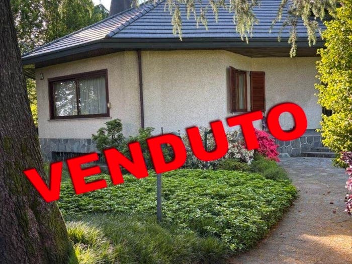 Casa con 5 locali in vendita in Desio