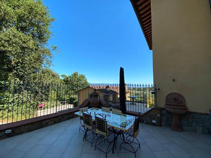 Casa con 5 locali in vendita in Serravalle Pistoiese