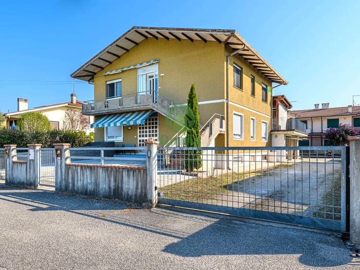 Casa quadrilocale in vendita in Via Villaraspa, Centro, Marano Vicentino
